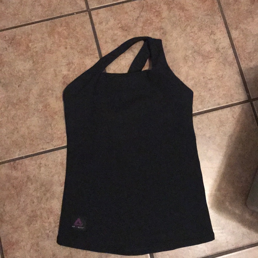 One shoulder top